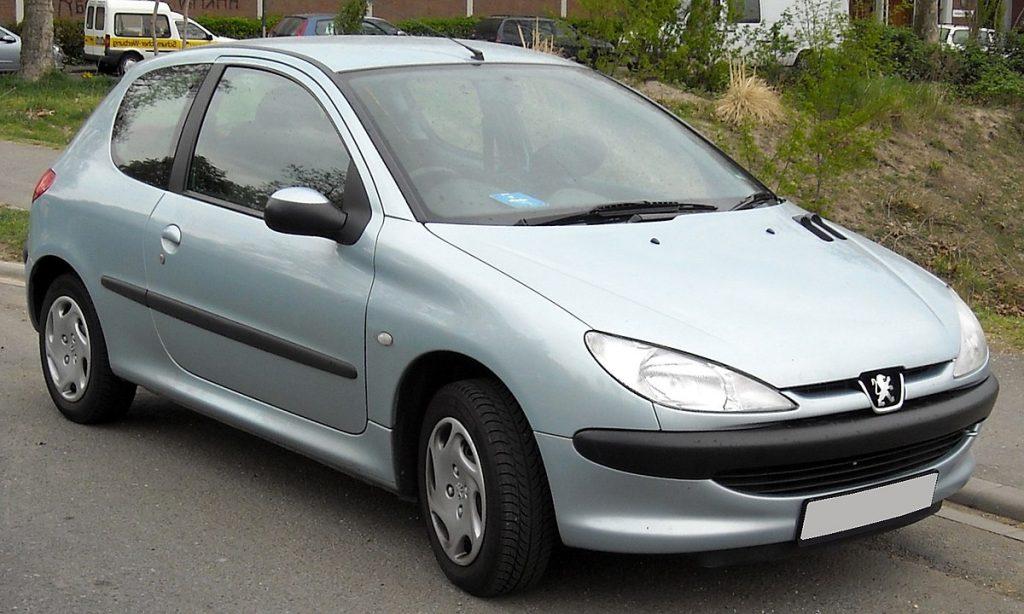 1200px-Peugeot_206_front_20090416